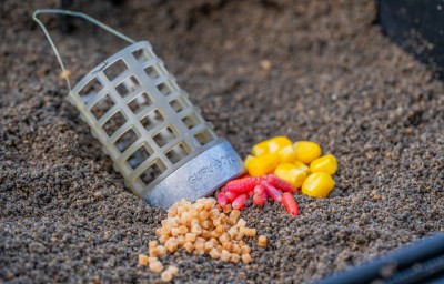 Guru Bait Up X-Change Feeder GFD059.jpg