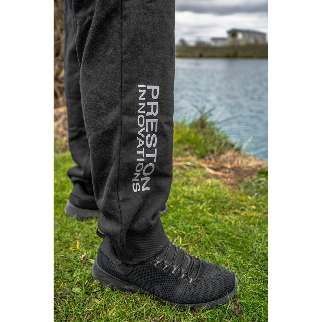 preston BLACK JOGGERS P0200266_02.jpg